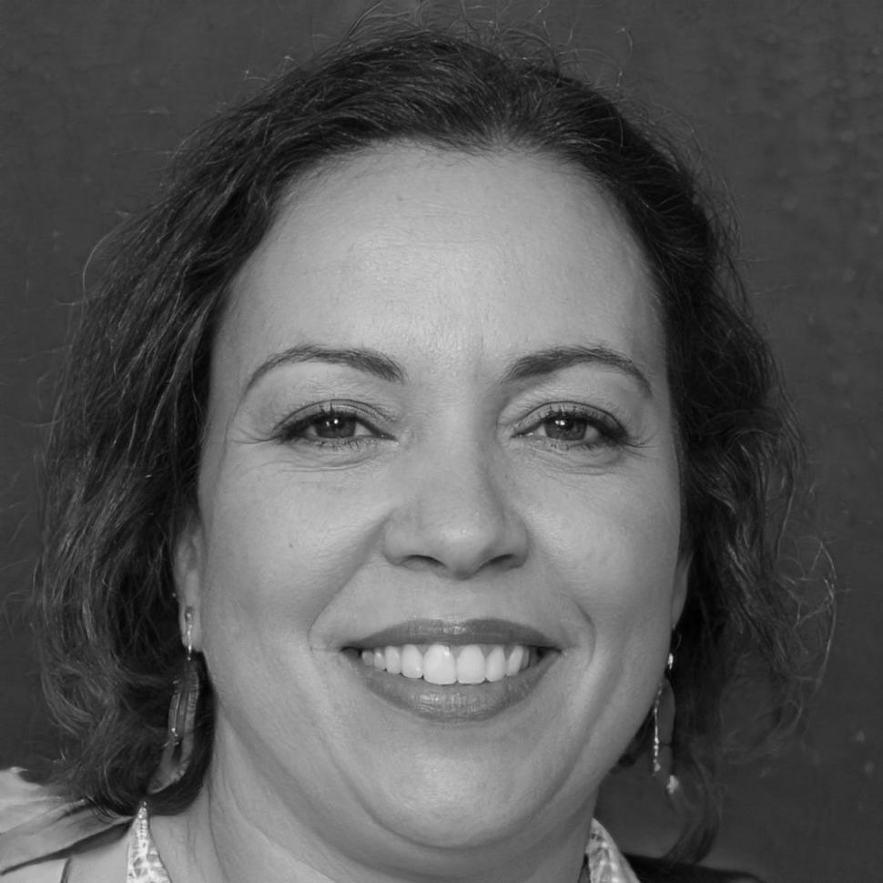 Portrait professionnel d'Élise Deschamps, directrice relations clients chez virelondexia