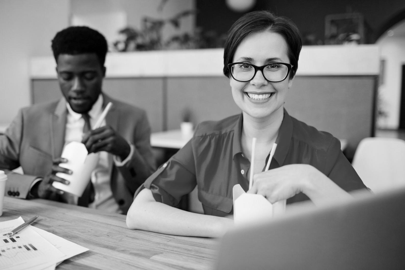 Équipe virelondexia en réunion stratégique avec client marseillais